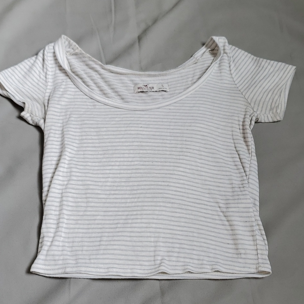 Hollister croped tee